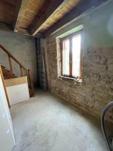 Maison de village avec assainissement aux normes validé !  69000€ à saisir