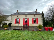 Maison de caractère, dépendances, accès rivière, 199500€ !