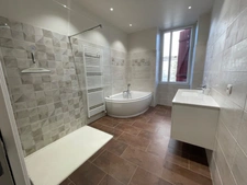 Maison de caractère en pierre, dépendances, accès rivière, 199500€ !