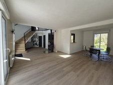Belle maison de 126m2 avec piscine au calme sur magnifique parcelle arborée de 2645m2