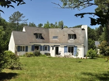 Belle maison de 126m2 avec piscine au calme sur magnifique parcelle arborée de 2645m2
