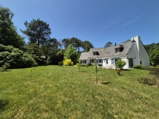 Belle maison de 126m2 avec piscine au calme sur magnifique parcelle arborée de 2645m2
