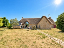 SAINT-LYPHARD. Belle chaumière de caractère de 188m2 sur 2964m2 de terrain