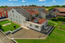 Metzervisse: 4 chambres, jardin, grand parking, grenier aménageable. Grande maison lumineuse.