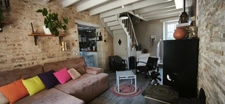 Ensemble immobilier composé d’une magnifique maison en pierre pleine de charme d'environ 120m2 et d’une seconde maison à rénover offrant un beau potentiel d'environ 60m2. SAINT GELAIS (79)