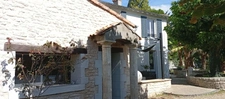 Baisse de Prix!!!Coup de cœur assuré à Vouillé – Maison de charme d environ 150 m² avec grand terrain arboré