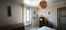 Ensemble immobilier composé d’une magnifique maison en pierre pleine de charme d'environ 120m2 et d’une seconde maison à rénover offrant un beau potentiel d'environ 60m2. SAINT GELAIS (79)