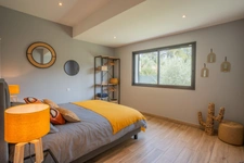 Magnificent contemporary villa, entirely on one level, of 200 m2 on a plot of 1000 m2. 