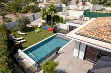 Magnificent contemporary villa, entirely on one level, of 200 m2 on a plot of 1000 m2. 
