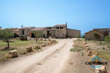 83 Haut Var Régusse Gorge du verdon Magnifique Domaine constitué par un ensemble de prés de 850m² de plancher sur 18000m2