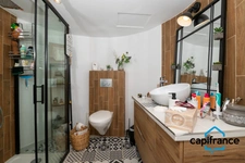 Ollioules:  Villa de caractére rénovée de 175m2 sur 726 m2 au calme, 2 appartements T4 de 105 2 et un T2/3 de 70m2 village à pied
