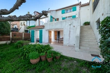 Presqu'île de Giens 83400 Maison mitoyenne de 130 m2 (92 loi carrez) 3/4ch , vue végétation et baie de l'almanarre, 
