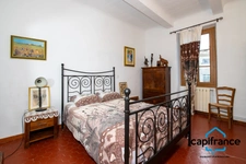 Magnificent Character House, Close to town center, quiet, not overlooked, swimming pool, garage, annex
