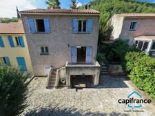 83. Sollies Toucas, maison de 108 m2 sur une parcelle de 338 m2, calme, 4 ch.