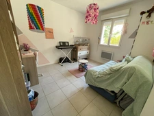 Villa de plain pied,  4 chambres, piscine, terrain 600 m, au calme sans vis à vis