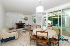 Sanary sur mer / la Guicharde Maison de plain pied non mitoyenne de 116 m2 au sol 4 chambres terrain 645 m2