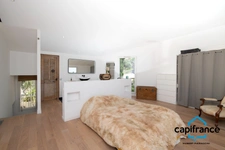 83 Ollioules La Courtine, Maison entierement rénovée avec goût, de 123 m2 (avec un studio) sur 386 m2 stationnement facile
