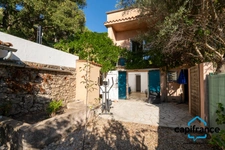 Bormes les mimosas 83 Maison constituée par deux appartements , le lot 1 et 2 constitué par un appartement et 387 m2