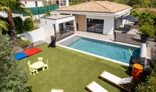 Magnificent contemporary villa, entirely on one level, of 200 m2 on a plot of 1000 m2. 