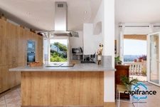 83 Toulon 4chemins/le Baou, Villa 120m2 ( et plus de 35  m2 buanderie, annexe) vue mer calme 6 pieces 1053 m2