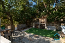 Bormes les mimosas 83 Maison constituée par deux appartements , le lot 1 et 2 constitué par un appartement et 387 m2