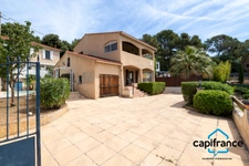 La Seyne sur mer/proche Six fours Villa de 100m2 au calme, piscine, garage, belle vue.