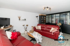Ollioules:  Villa de caractére rénovée de 175m2 sur 726 m2 au calme, 2 appartements T4 de 105 2 et un T2/3 de 70m2 village à pied
