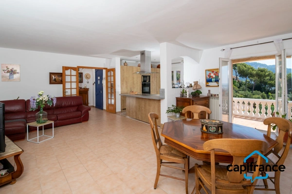 83 Toulon 4chemins/le Baou, Villa 120m2 ( et plus de 35  m2 buanderie, annexe) vue mer calme 6 pieces 1053 m2