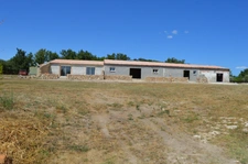 83 Haut Var Régusse Gorge du verdon Magnifique Domaine constitué par un ensemble de prés de 850m² de plancher sur 18000m2