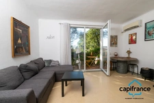 Bormes les mimosas 83 Maison constituée par deux appartements , le lot 1 et 2 constitué par un appartement et 387 m2