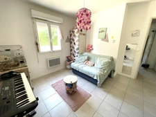 Villa de plain pied,  4 chambres, piscine, terrain 600 m, au calme sans vis à vis