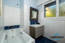 Bormes les mimosas 83 Maison constituée par deux appartements , le lot 1 et 2 constitué par un appartement et 387 m2