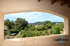 La Seyne sur mer/proche Six fours Villa de 100m2 au calme, piscine, garage, belle vue.