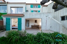 Presqu'île de Giens 83400 Maison mitoyenne de 130 m2 (92 loi carrez) 3/4ch , vue végétation et baie de l'almanarre, 
