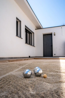 Magnificent contemporary villa, entirely on one level, of 200 m2 on a plot of 1000 m2. 