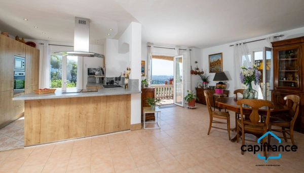 83 Toulon 4 chemins/le Baou, Villa 118m2 ( et plus de 35  m2 buanderie, annexe) vue mer calme 6 pieces 1053 m2