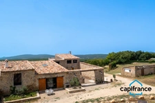 83 Haut Var Régusse Gorge du verdon Magnifique Domaine constitué par un ensemble de prés de 850m² de plancher sur 18000m2