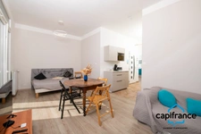 Toulon Hopital Sainte Anne /Claret. Maison entierement rénovée sur deux niveaux au calme, avec deux appartements T3/T2