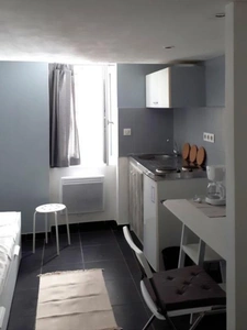 Immeuble à vendre Toulon Belle rentabilité 5 studios meublés et garage
