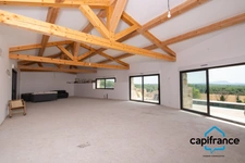 83 Haut Var Régusse Gorge du verdon Magnifique Domaine constitué par un ensemble de prés de 850m² de plancher sur 18000m2