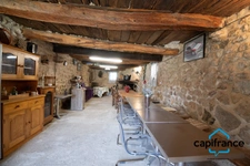 83 Haut Var Régusse Gorge du verdon Magnifique Domaine constitué par un ensemble de prés de 850m² de plancher sur 18000m2