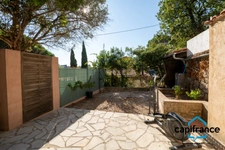 Bormes les mimosas 83 Maison constituée par deux appartements , le lot 1 et 2 constitué par un appartement et 387 m2