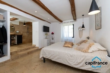 83 Haut Var Régusse Gorge du verdon Magnifique Domaine constitué par un ensemble de prés de 850m² de plancher sur 18000m2