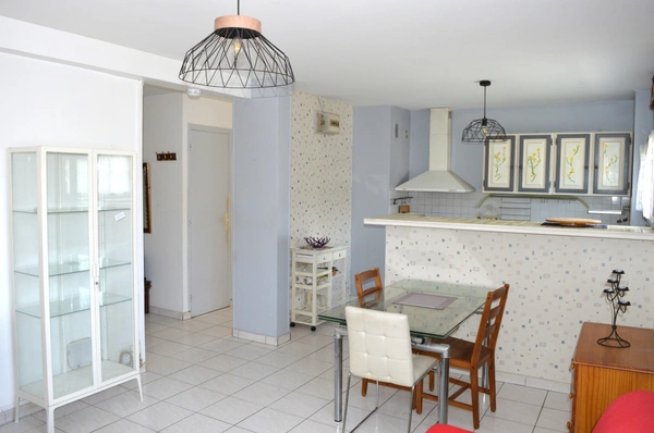 Marseille : Chartreux/Conseil Départemental T3 64m2 2éme étage Ascenseur, 