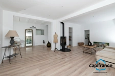 83 Ollioules La Courtine, Maison entierement rénovée avec goût, de 123 m2 (avec un studio) sur 386 m2 stationnement facile