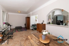 Toulon Hopital Sainte Anne /Claret. Maison entierement rénovée sur deux niveaux au calme, avec deux appartements T3/T2
