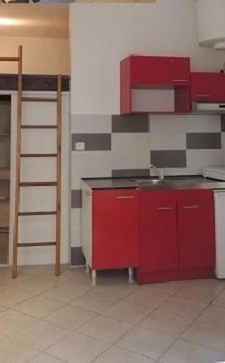 83 Ollioules immeuble de rapport  5 logements 2140 euros net/mois