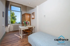 06. Grasse. Elegant apartment of 180m² (150m² living space) with sea view, very quiet, 200m² garden, 2 parking spaces, several outbuildings