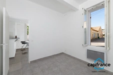 Toulon Escaillon T2 (33m2) entièrement rénové, plein pied, petite résidence, calme, sans vis à vis.