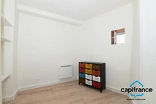 Appartement atypique de 86 m2 avec une terrasse privative de 50 m2 sur les toits 4 chambres, 2 places de parking.